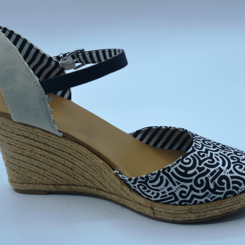 DV8 by Dolce Vita Espadrille